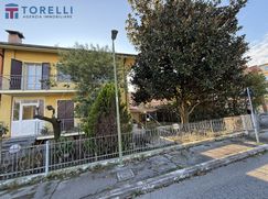 Casa Bi/Trifamiliare in Residenziale