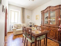 Casa Bi/Trifamiliare in Residenziale