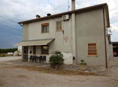 Casa Bi/Trifamiliare in Residenziale