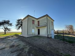Casa Bi/Trifamiliare in Residenziale