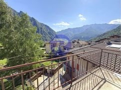 Casa Bi/Trifamiliare in Residenziale