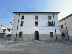 Casa Bi/Trifamiliare in Residenziale