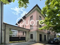 Casa Bi/Trifamiliare in Residenziale
