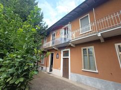 Casa Bi/Trifamiliare in Residenziale