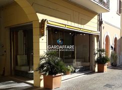 Negozio/Locale commerciale in Commerciale