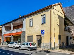 Casa Bi/Trifamiliare in Residenziale