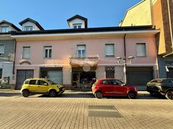 Casa Bi/Trifamiliare in Residenziale
