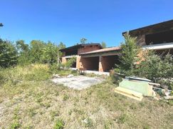 Casa Bi/Trifamiliare in Residenziale