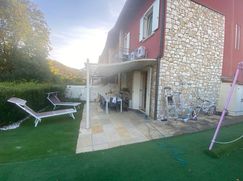 Casa Bi/Trifamiliare in Residenziale