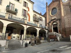 Attività/Licenza (con o senza mura) in Commerciale