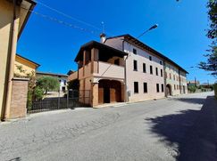 Casa Bi/Trifamiliare in Residenziale