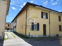 Casa Bi/Trifamiliare in Residenziale
