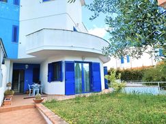 Casa Bi/Trifamiliare in Residenziale