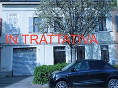Casa Bi/Trifamiliare in Residenziale