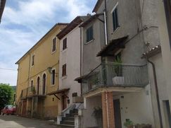 Casa Bi/Trifamiliare in Residenziale