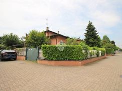 Casa Bi/Trifamiliare in Residenziale