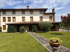 Casa Bi/Trifamiliare in Residenziale