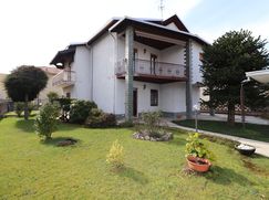Casa Bi/Trifamiliare in Residenziale