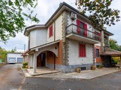 Casa Bi/Trifamiliare in Residenziale