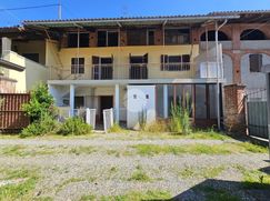 Casa Bi/Trifamiliare in Residenziale