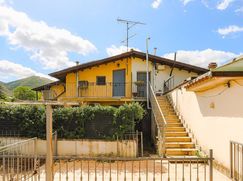 Casa Bi/Trifamiliare in Residenziale