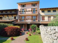 Casa Bi/Trifamiliare in Residenziale