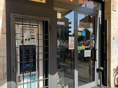 Attività/Licenza (con o senza mura) in Commerciale