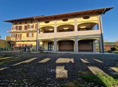 Casa Bi/Trifamiliare in Residenziale