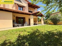 Casa Bi/Trifamiliare in Residenziale