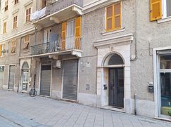 Negozio/Locale commerciale in Commerciale