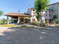 Casa Bi/Trifamiliare in Residenziale