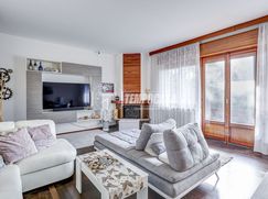 Casa Bi/Trifamiliare in Residenziale