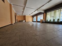 Negozio/Locale commerciale in Commerciale