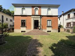 Casa Bi/Trifamiliare in Residenziale