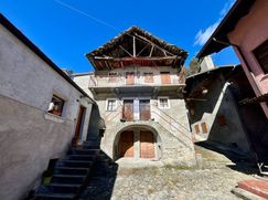 Casa Bi/Trifamiliare in Residenziale