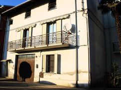 Casa Bi/Trifamiliare in Residenziale