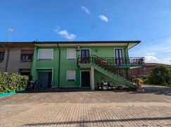 Casa Bi/Trifamiliare in Residenziale