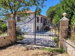 Casa Bi/Trifamiliare in Residenziale