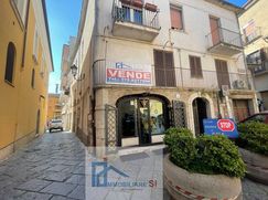 Casa Bi/Trifamiliare in Residenziale