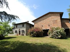 Casa Bi/Trifamiliare in Residenziale