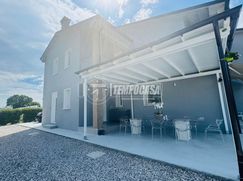 Casa Bi/Trifamiliare in Residenziale