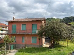 Casa Bi/Trifamiliare in Residenziale