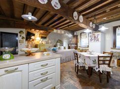 Casa Bi/Trifamiliare in Residenziale