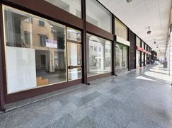 Negozio/Locale commerciale in Commerciale