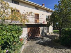Casa Bi/Trifamiliare in Residenziale