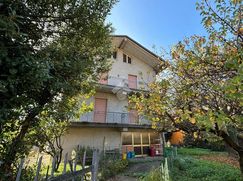 Casa Bi/Trifamiliare in Residenziale