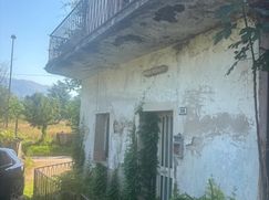 Casa Bi/Trifamiliare in Residenziale