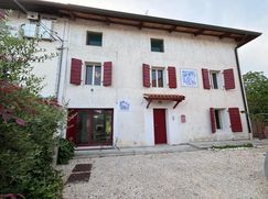 Casa Bi/Trifamiliare in Residenziale