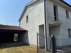 Casa Bi/Trifamiliare in Residenziale