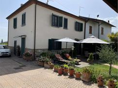 Casa Bi/Trifamiliare in Residenziale